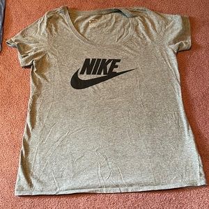M Nike tee